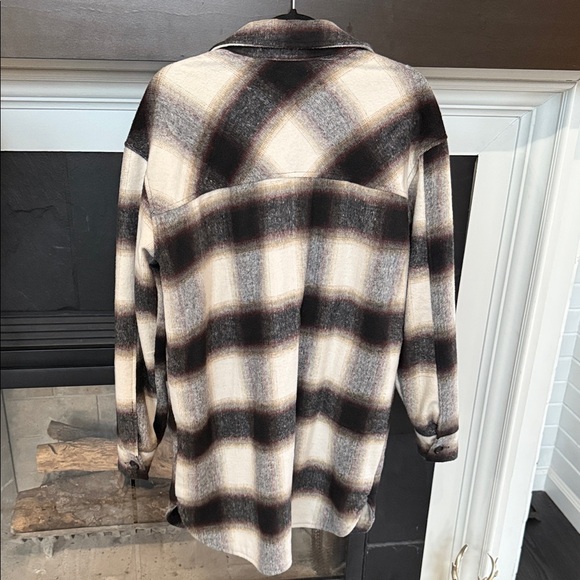 Plaid Button-Up Jacket - Picture 4 of 4